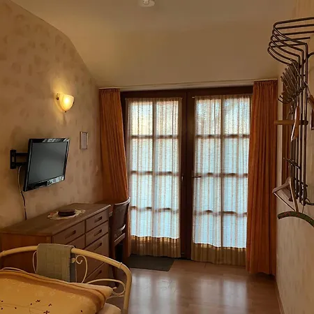 ベッド・アンド・ブレックファスト Weingut Guenther Und Gaestezimmer