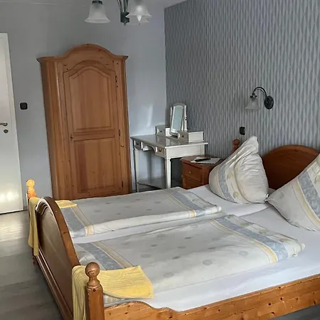 Weingut Guenther Und Gaestezimmer Bed & Breakfast 3*