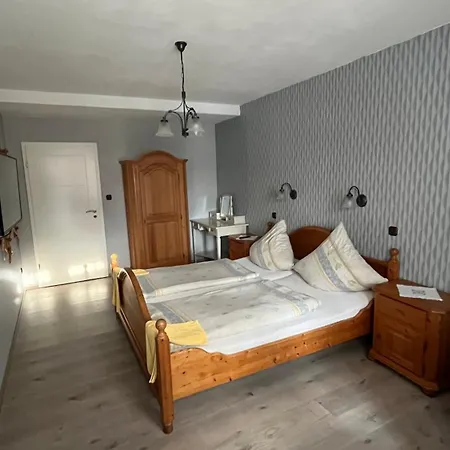 Weingut Guenther Und Gaestezimmer Bed & Breakfast Gimbsheim