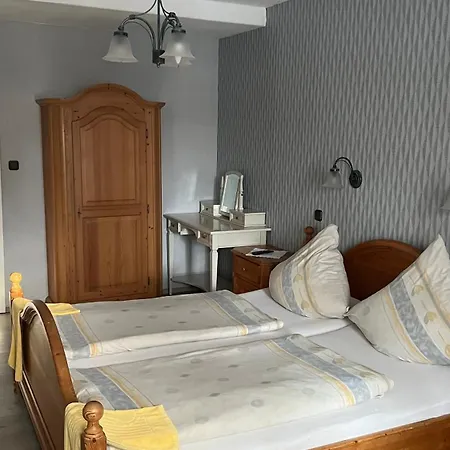 Weingut Guenther Und Gaestezimmer Bed & Breakfast 3*