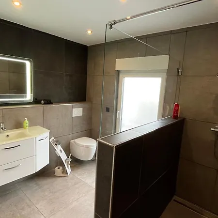 Weingut Guenther Und Gaestezimmer Bed & Breakfast Gimbsheim