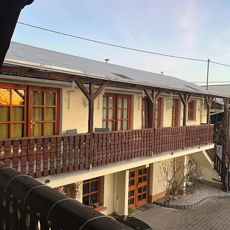 Weingut Guenther Und Gaestezimmer Bed & Breakfast Gimbsheim